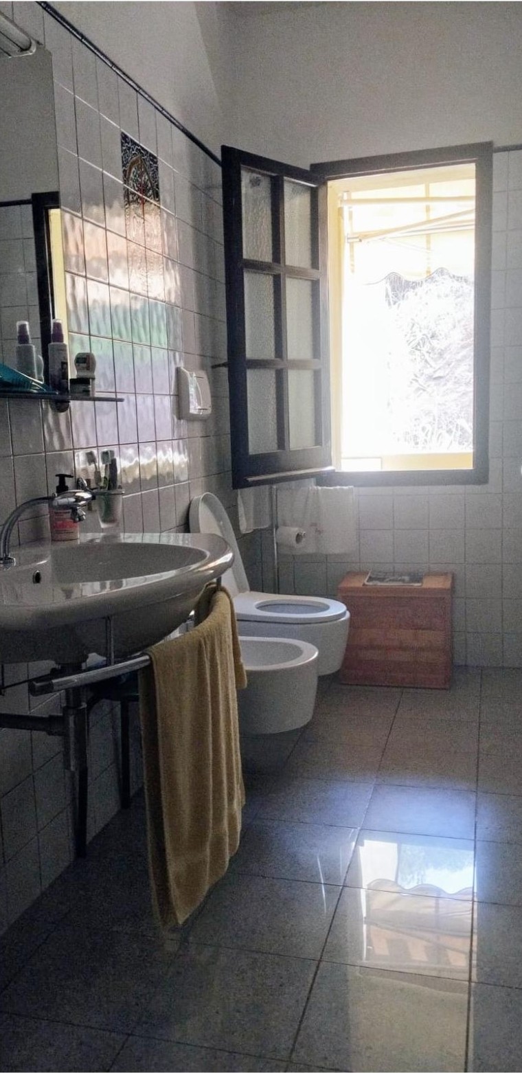 Bagno con lavabo e bidet